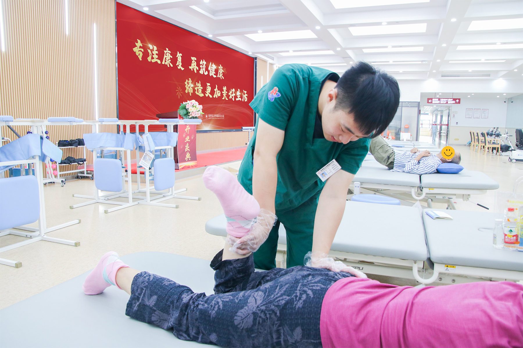 杭州骨折康复医院|杭州东方华康康复医院康复治疗助骨折患者早日恢复